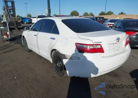 2007 Toyota Camry Le z USA, uszkodzony, nr VIN 4T1BE46K67U687137